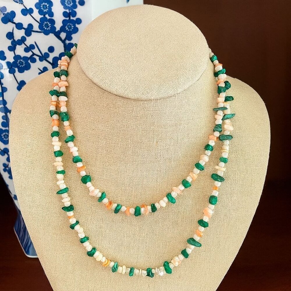 Vintage Multi Gemstone Necklace – Malachite, Coral & Mother of Pearl Chip Beads - Picture 6 of 8